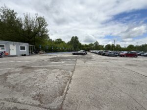 Modlin airport parking